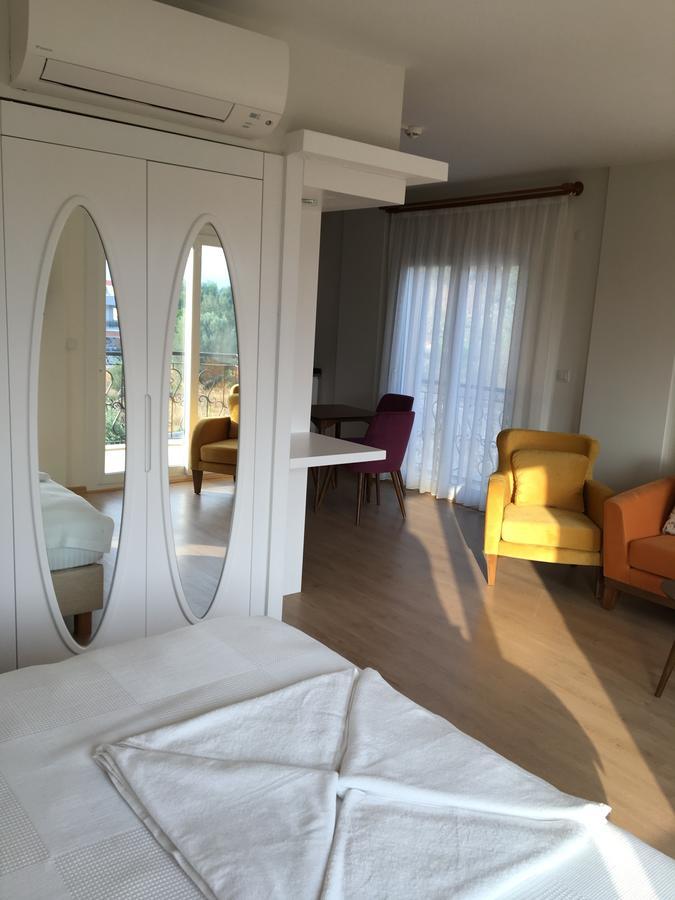 Clementin Suits Siğacık Esterno foto