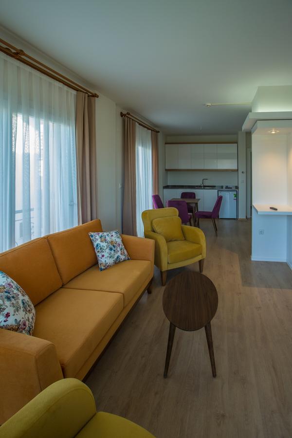 Clementin Suits Siğacık Esterno foto